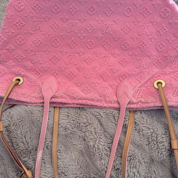 Louis Vuitton Monogram Neverfull in Rose Denim. - Picture 13 of 13